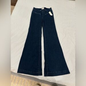 Pilcro Anthropologie Pull on Flare Jeans 25